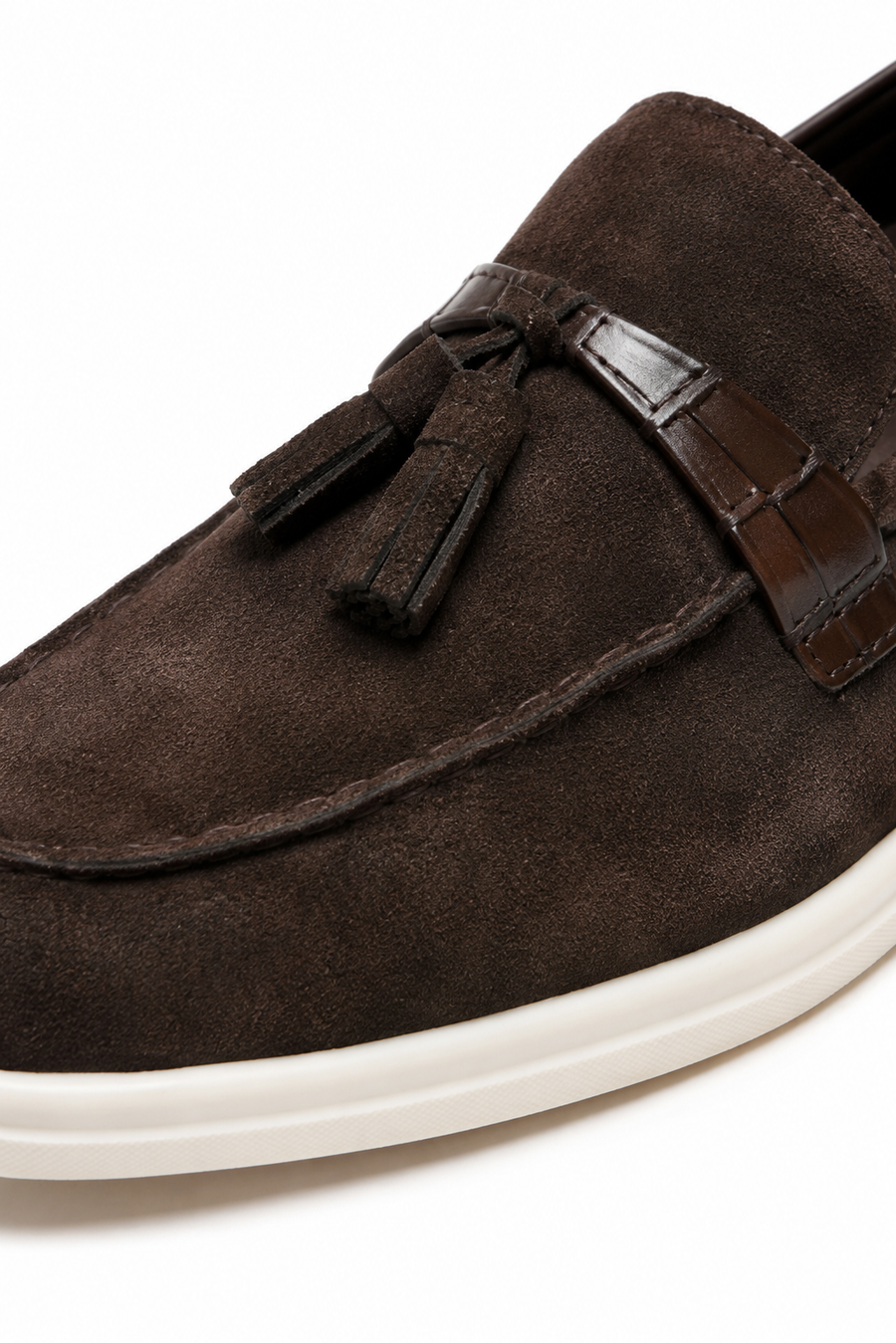 Mocasín de ante con borlas · Café — Vista 3