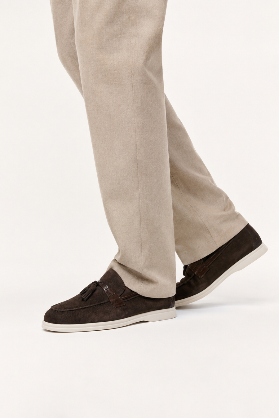 Mocasín de ante con borlas · Café — Vista 5