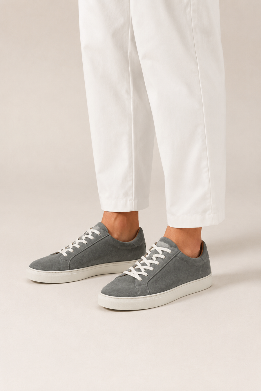 Sneaker bassa in camoscio · Grigio — Vista 4