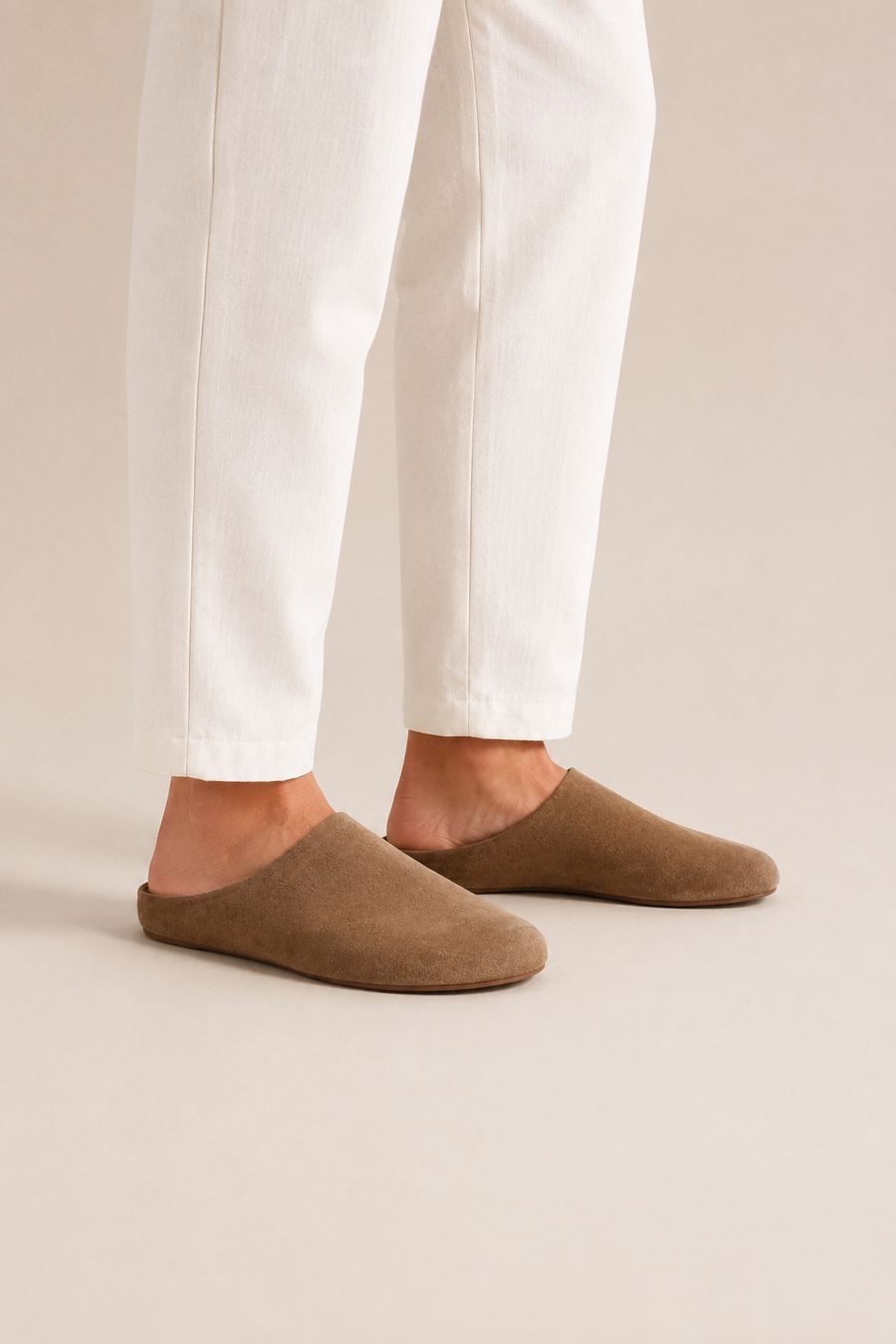 Closed-toe suede mule · Brown — View 5