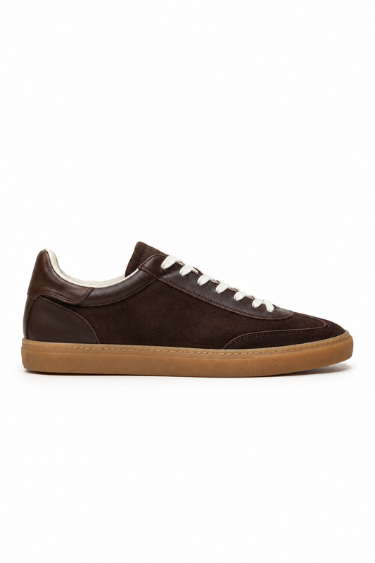 Veloursleder-Sneaker mit Gummisohle · Dunkelbraun