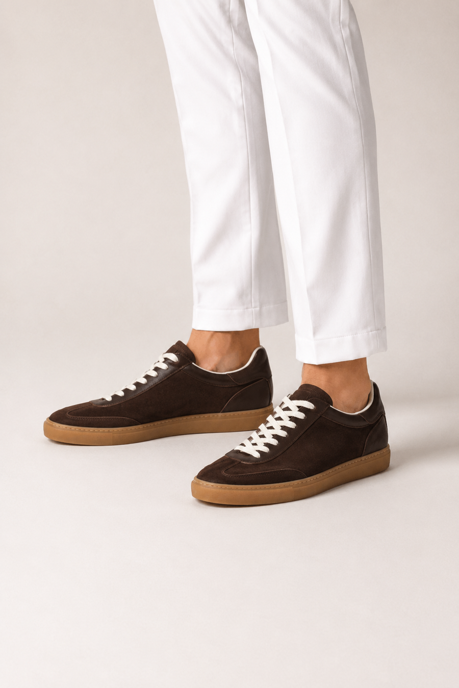 Zamszowe sneakersy z gumową podeszwą · Ciemnobrązowy — Widok 4