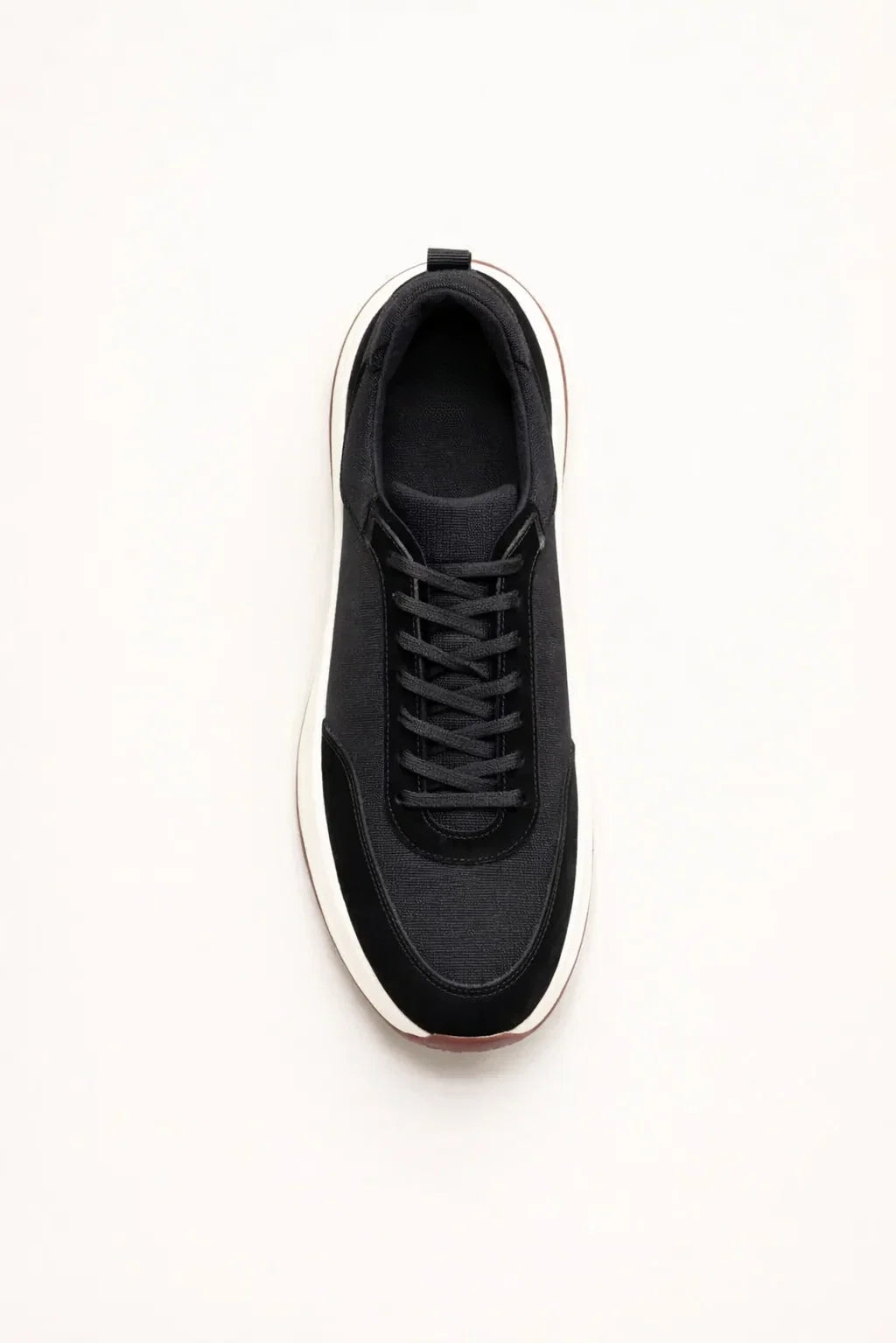Sneaker suède · Noir - image corrigée sans logo semelle