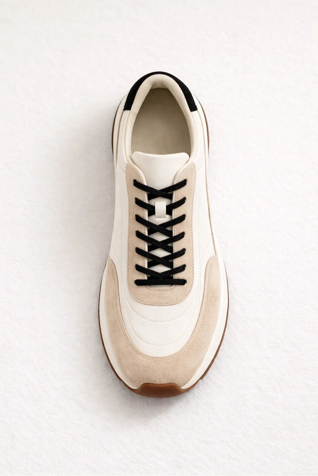 Sneaker minimaliste · Blanc - image corrigée sans logo semelle
