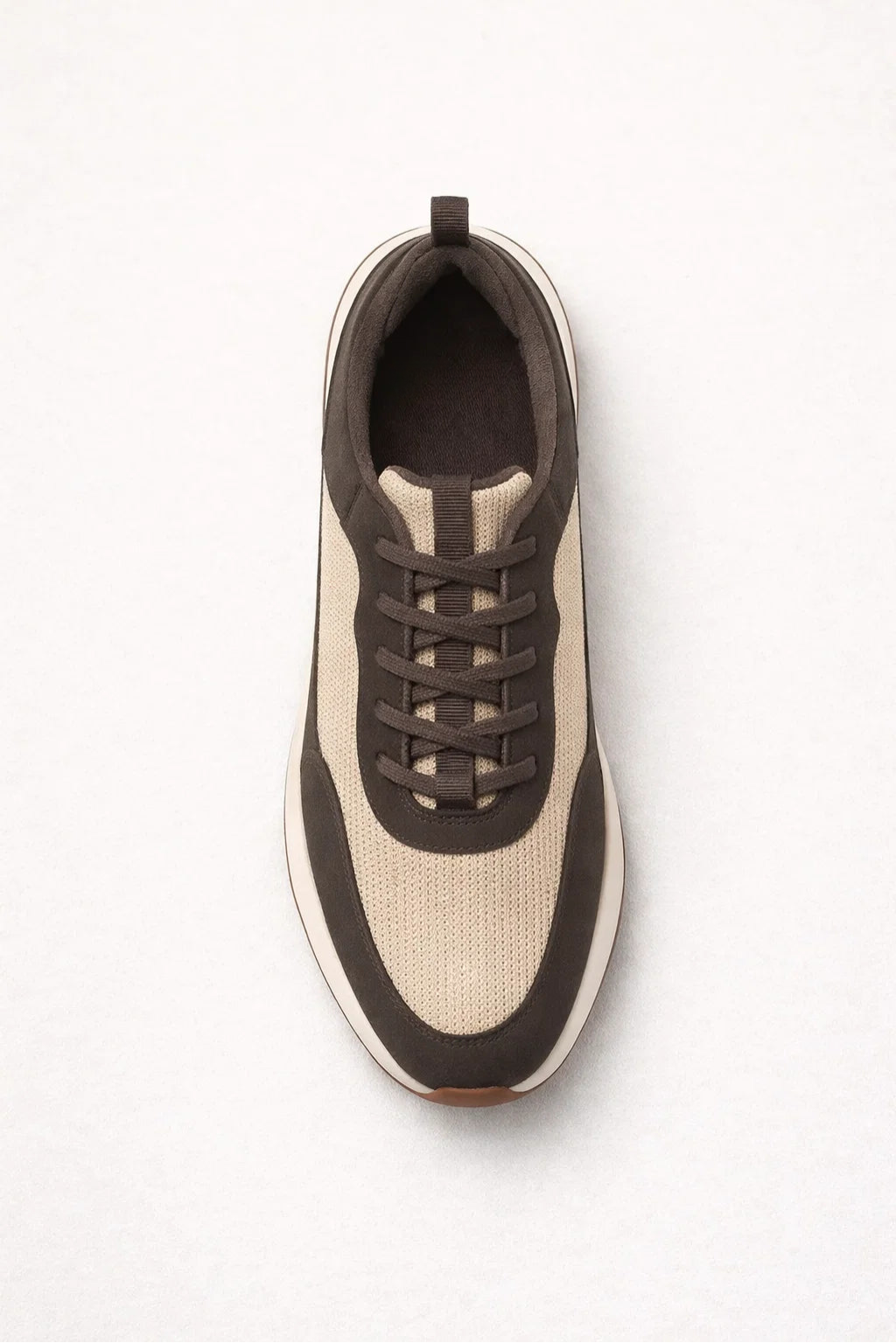 Sneaker minimaliste · Taupe - image corrigée sans logo semelle