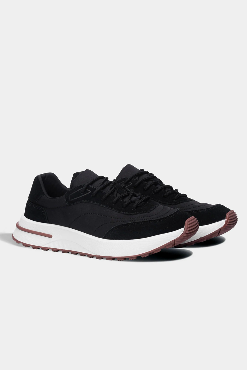 Sneaker minimaliste — vue 3