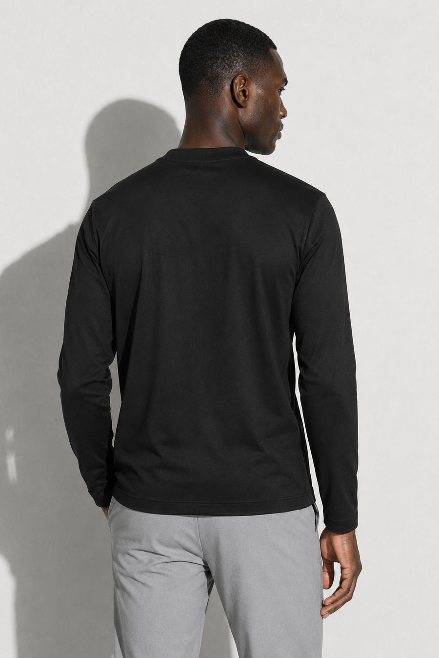 T-shirt mercerizzata a maniche lunghe · Nero — Vista 5