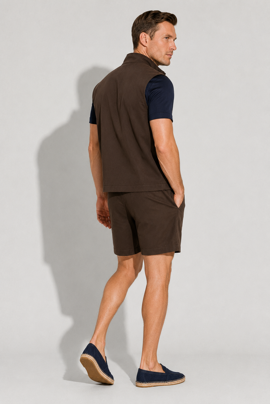 Completo Travel con shorts · Marrone — Vista 4
