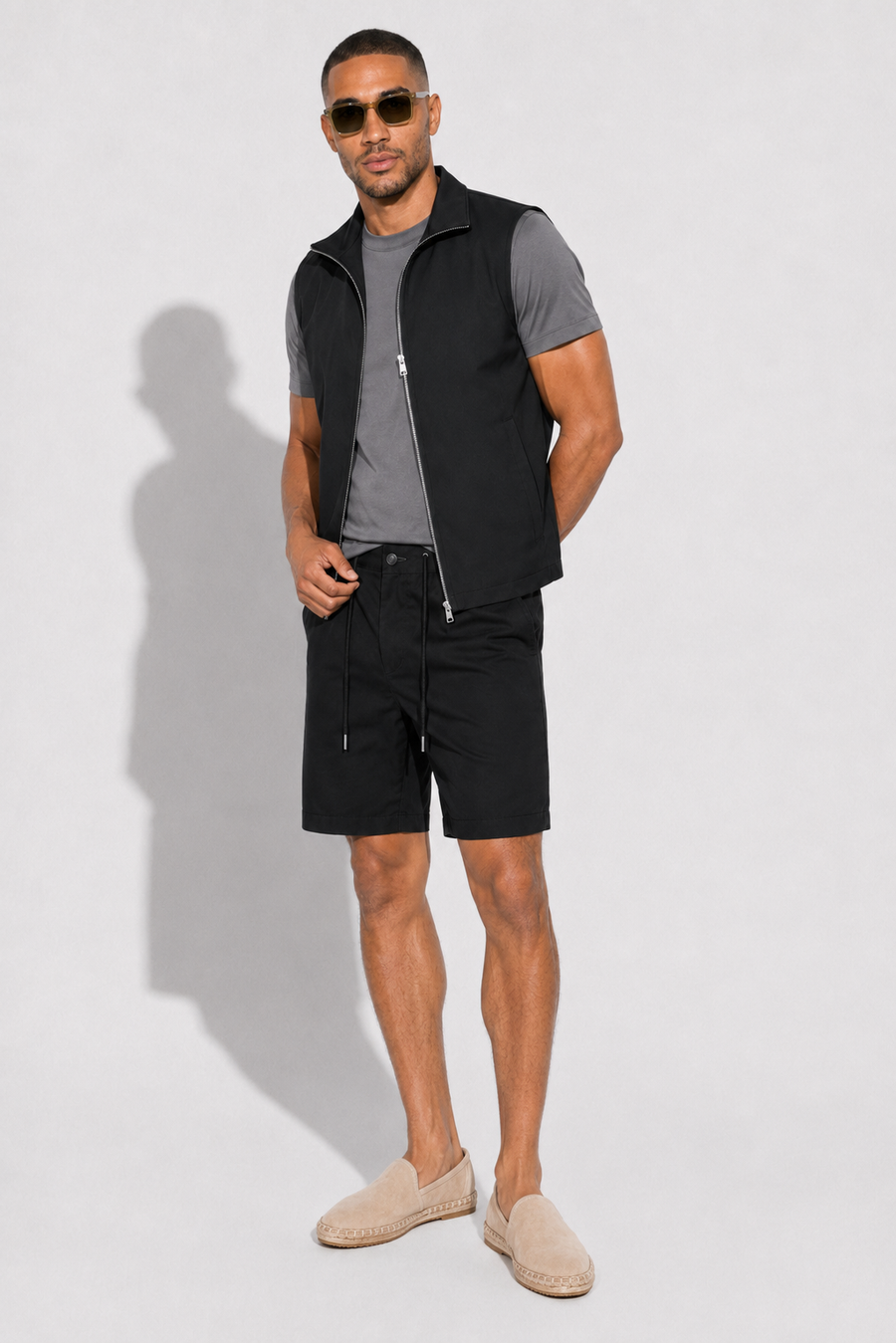 Conjunto Travel con shorts · Negro — Vista 3