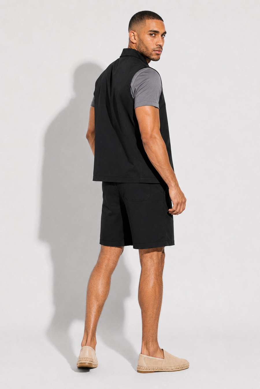 Conjunto Travel con shorts · Negro — Vista 4