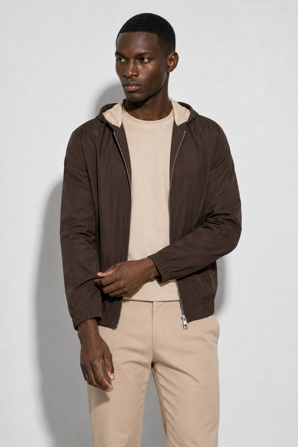 Veste coupe-vent capuche · Marron