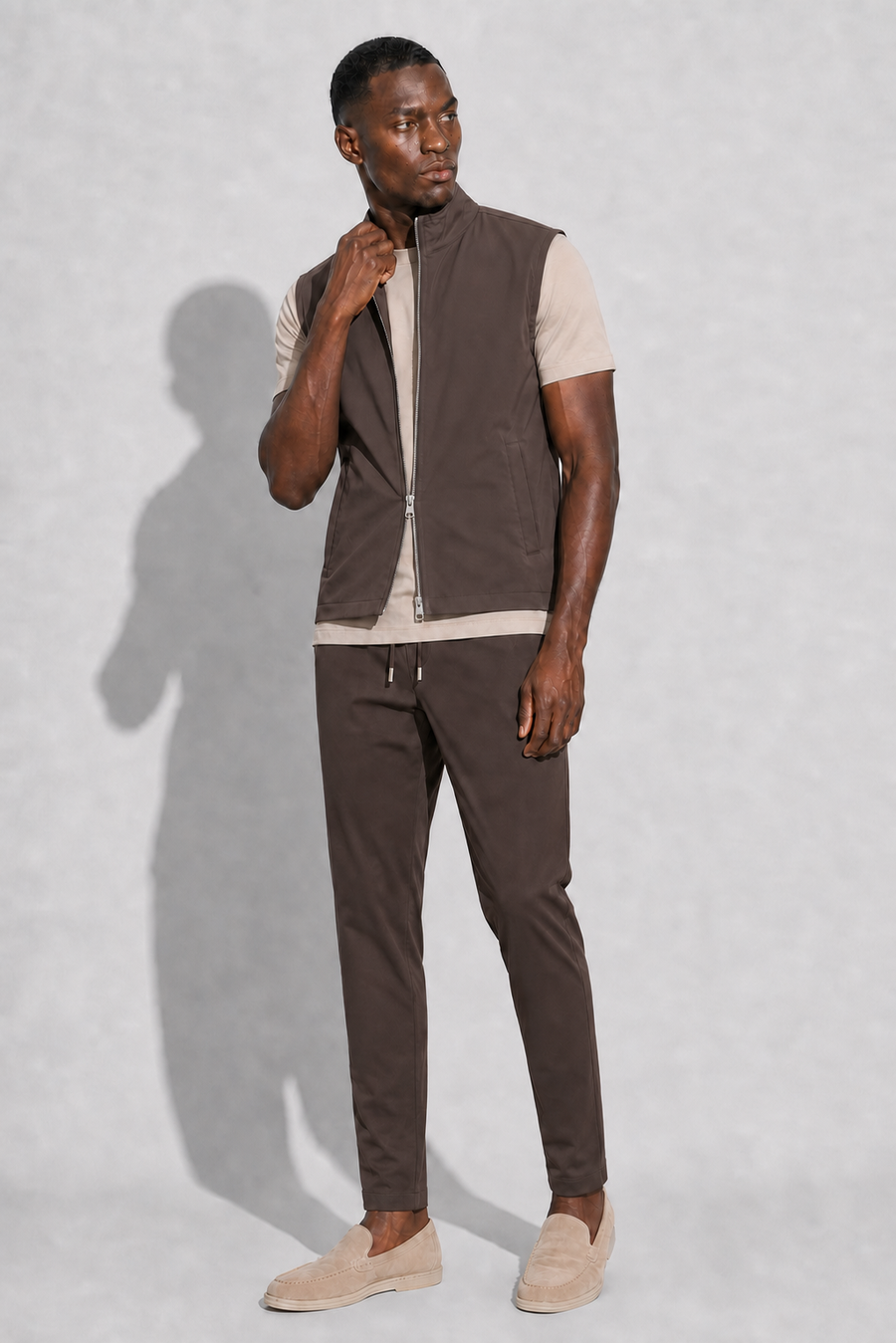 Windproof gilet · Brown — View 3